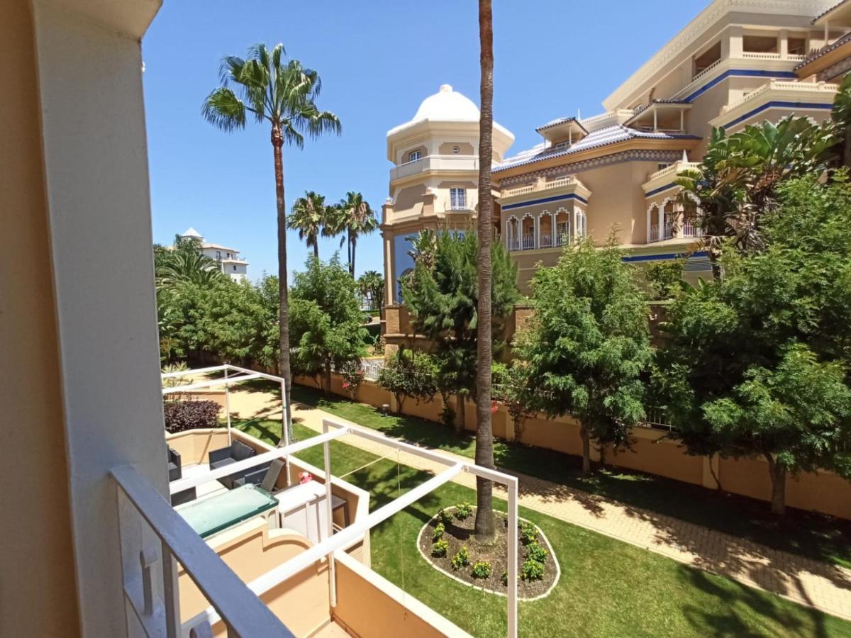 Apartamento 1 dormitorio en primera línea de playa Isla Canela Exterior foto